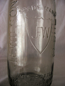 Wilson Albury Bottle 26oz  2